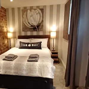 Dragon's Retreat 2 Bedroom Apartment Harrogate